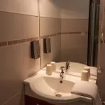Lhotel 3*
