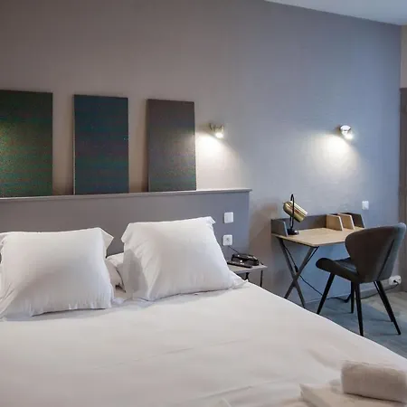 Lhotel Hotel Thouars