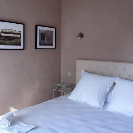 Lhotel Hotel