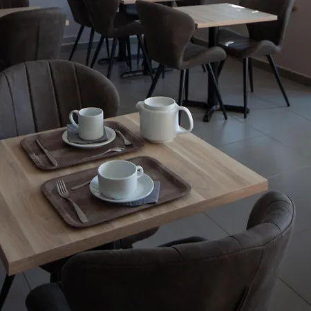 Hotel Lhotel Thouars