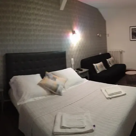 Hotel Lhotel Thouars