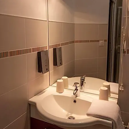 Lhotel Thouars