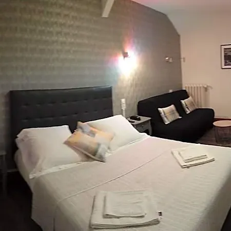 Lhotel Hotel