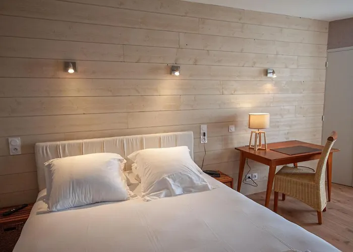 Lhotel Hotel
