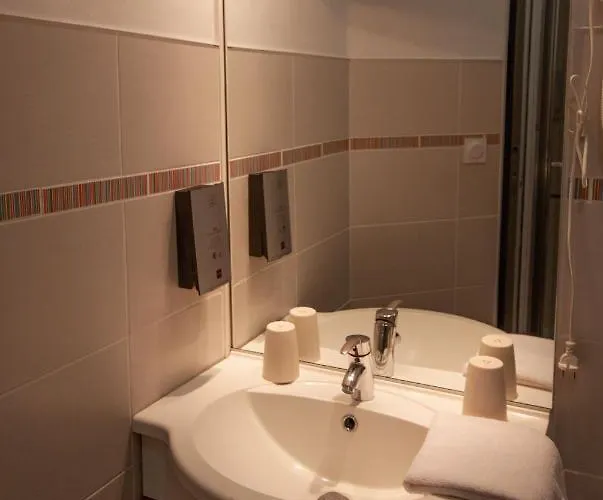 Lhotel 3*